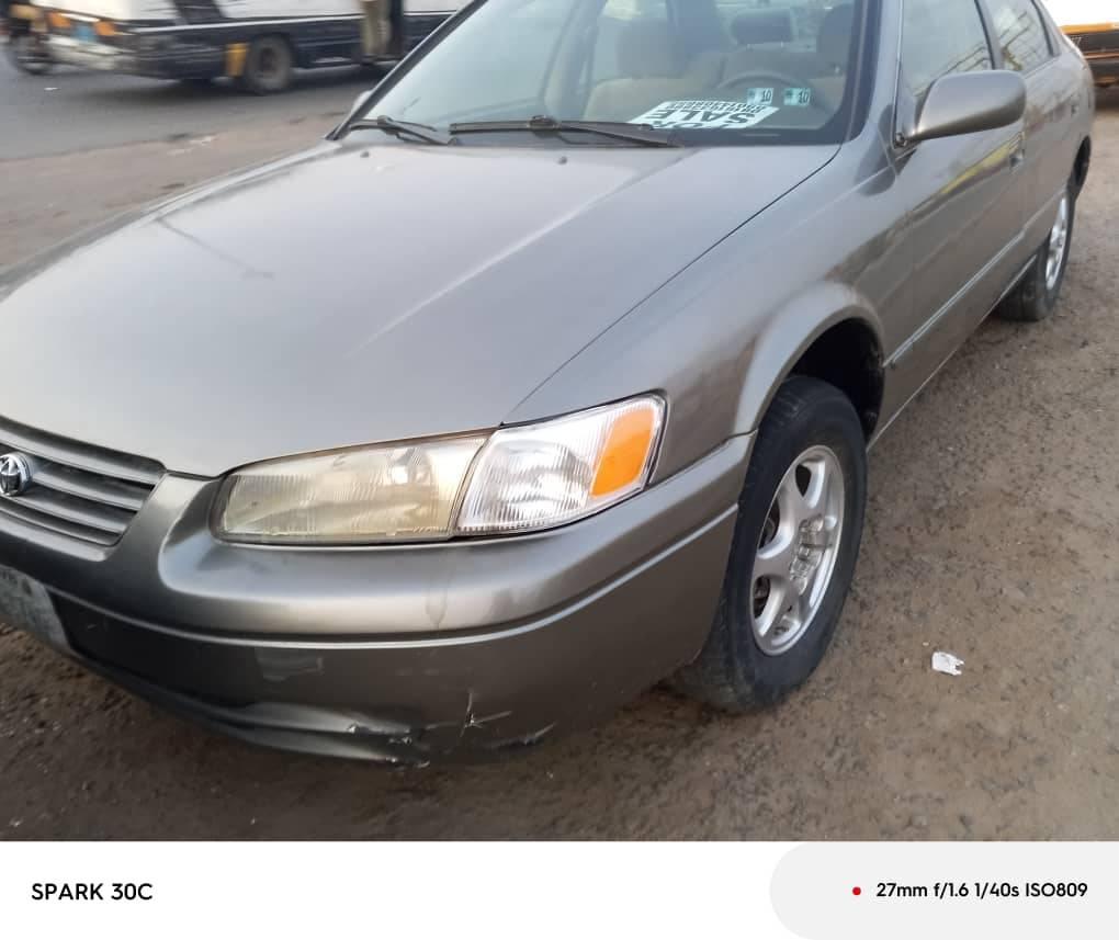 A picture of Clean Belgium Standard Camry envelope Neatly used Camry pencil light