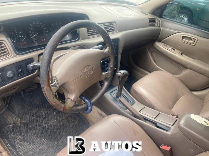 A picture of KB AUTOs Mint Toyota Camry Tiny light drop light YEAR