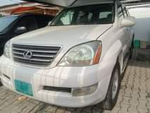 A picture of 2003 Toyota Gx470