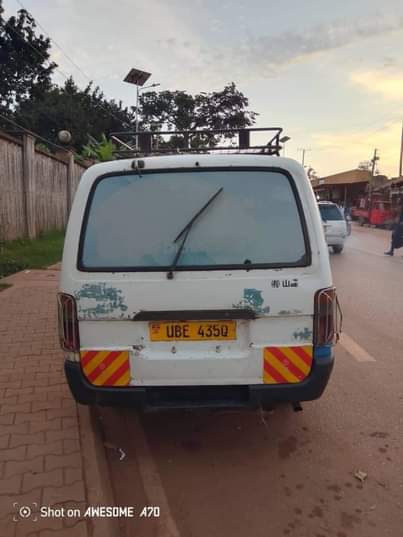 A picture of 2005 Toyota Hiace drone 2500cc