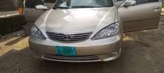A picture of 2004 toyota camry xle
