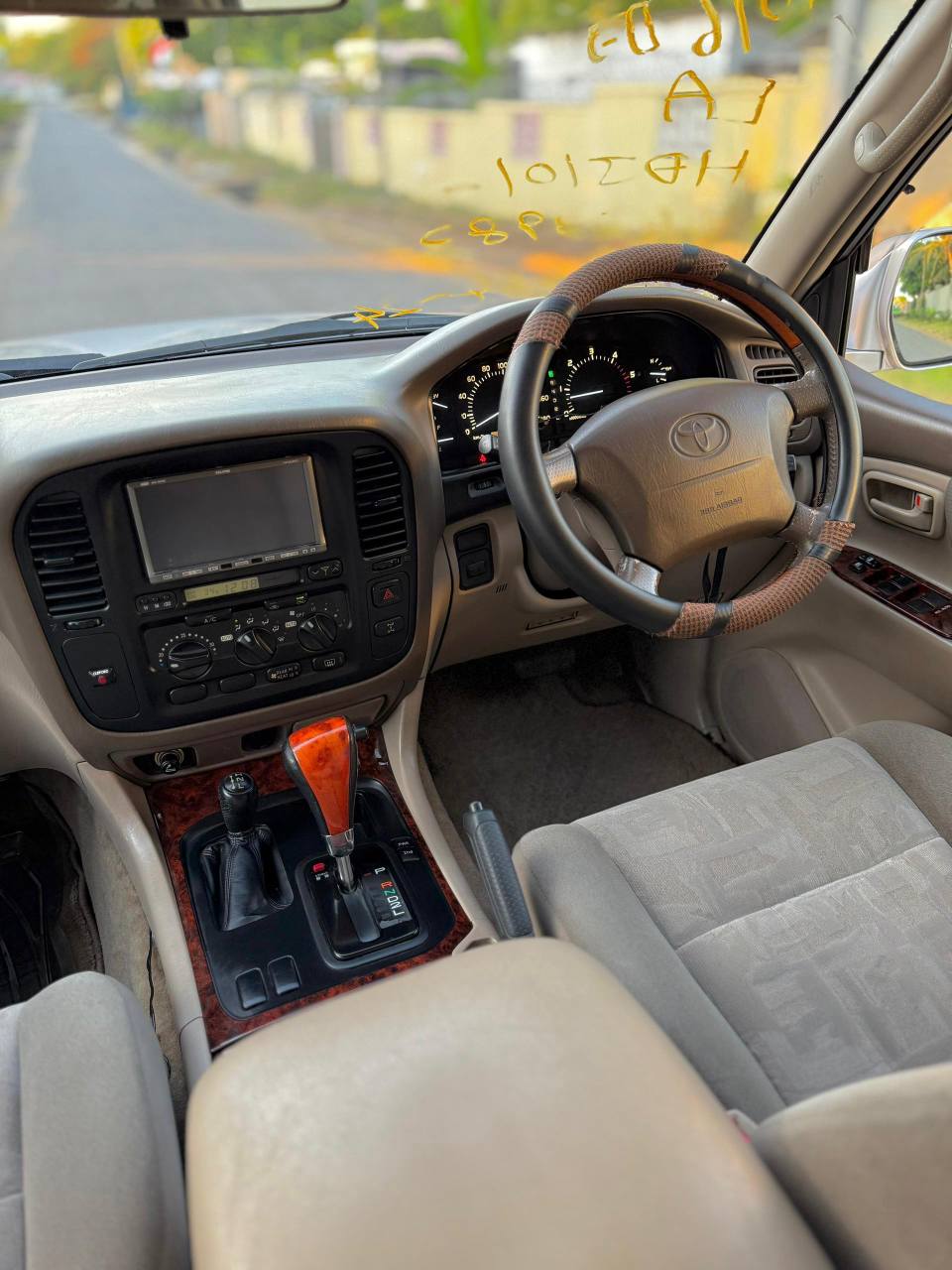 A picture of TOYOTA LANDCRUISER VX NAIUZA 100M registration Call WhatsApp 071 680