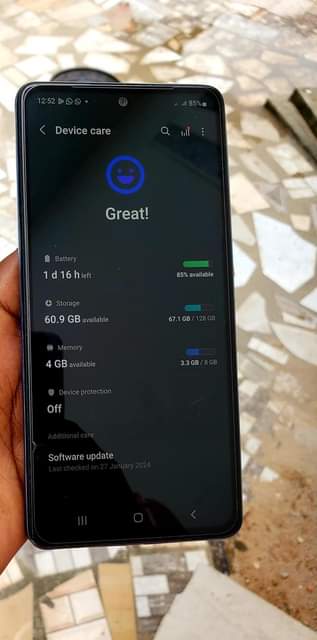 A picture of Samsung a72