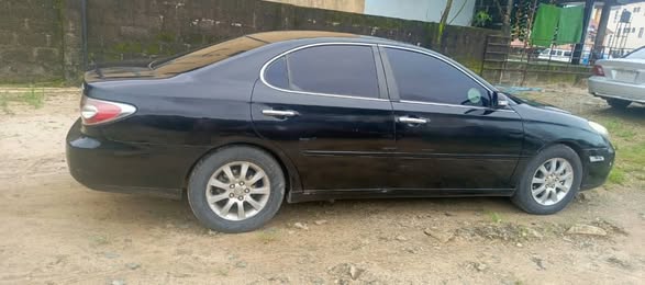 A picture of Mishael s motors Lexus ES 330