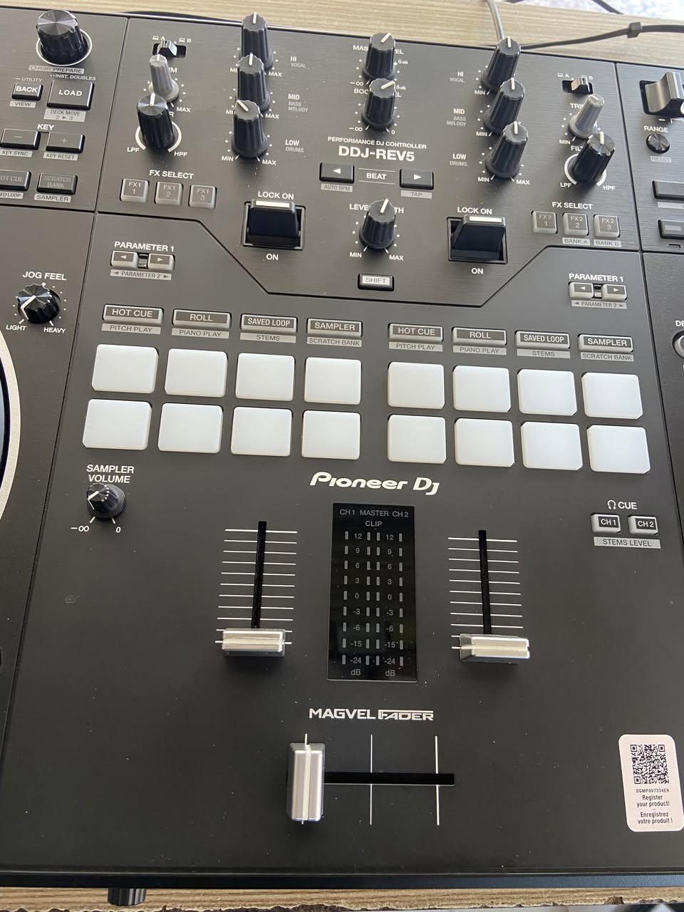 A picture of Pioneer DDJ Rev 5