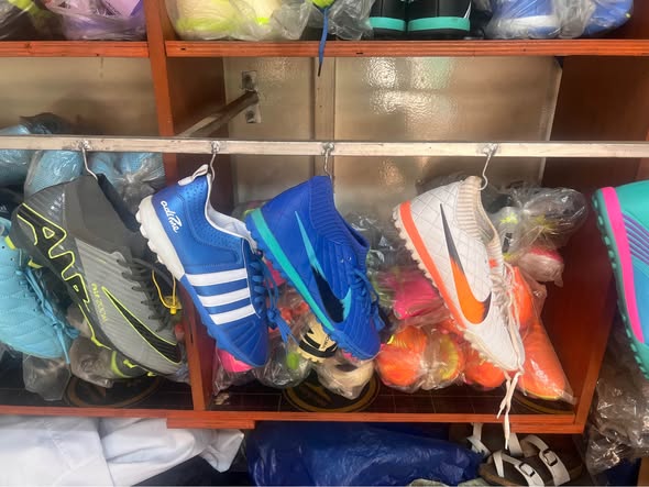 A picture of Ultra comfort blue colour football boot