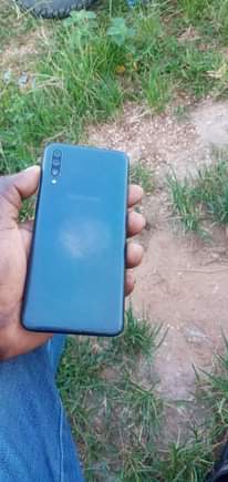 A picture of samsung a70