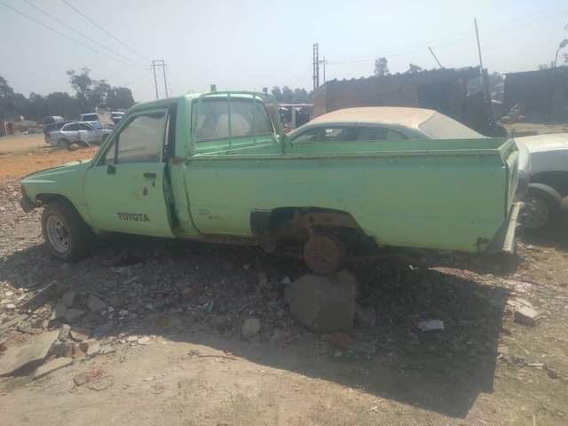 used toyota hilux