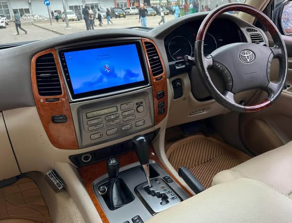 A picture of LANDCRUISER VX ONSALE