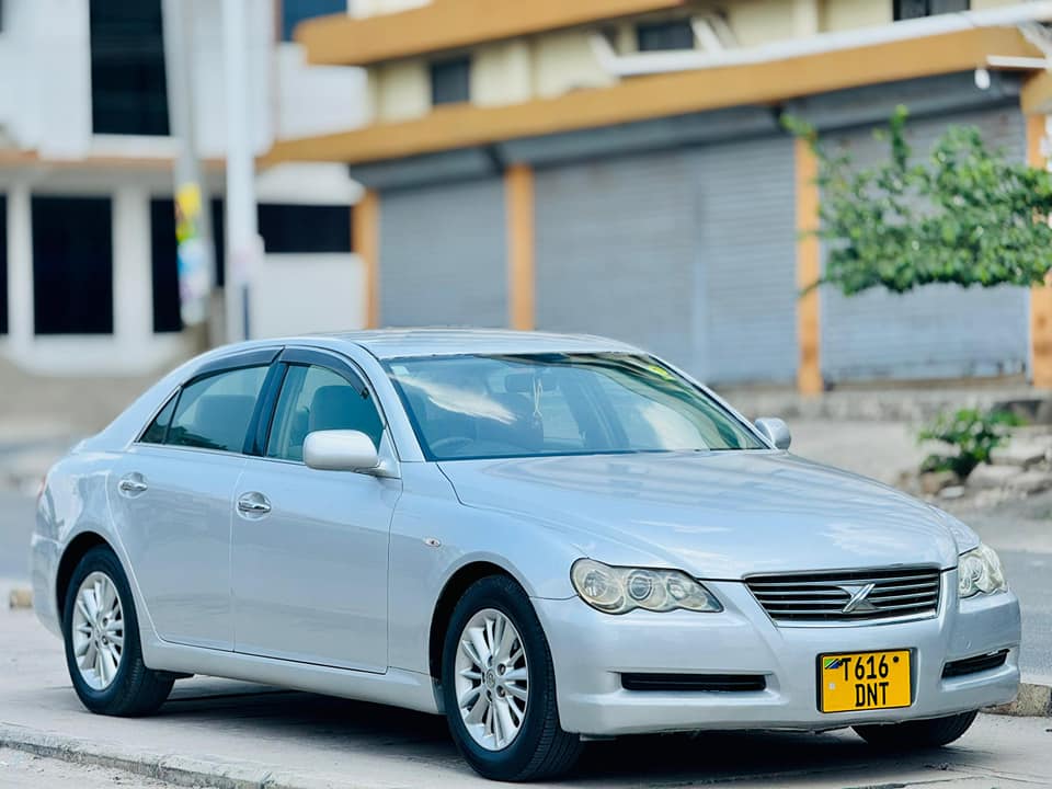 A picture of Happy Blue Monday PRICE 10.5 mil Contact 0614 000 951