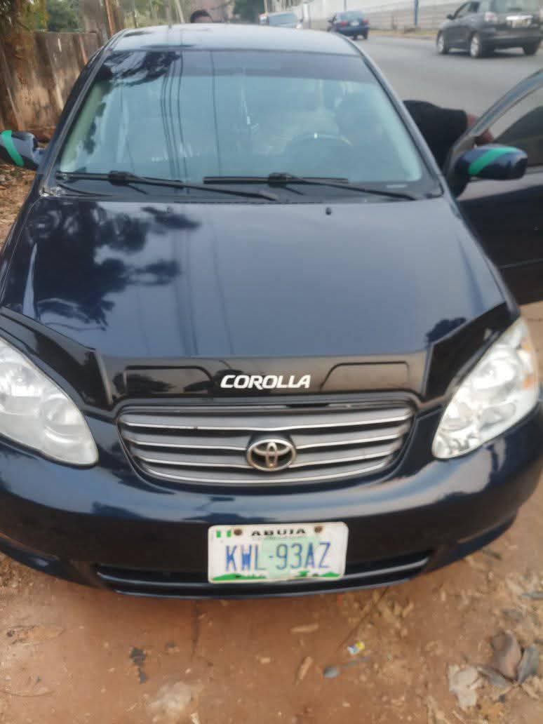 A picture of 2004 Toyota Corolla 04