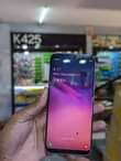 A picture of Samsung S8plus with crack at 200k call on 0708573469