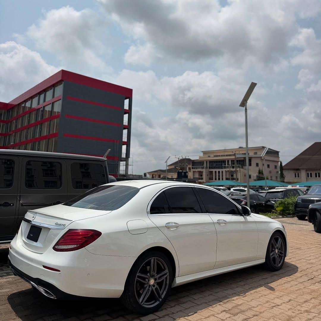 A picture of 2021 Mercedes Benz e class