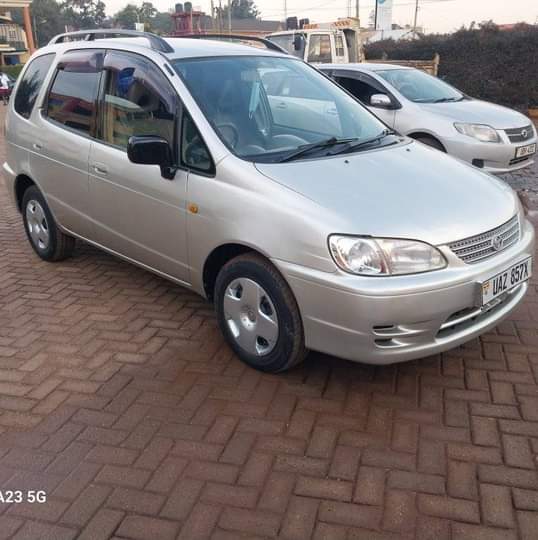 A picture of Toyota spacio