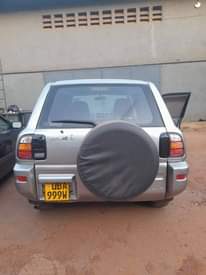 A picture of 2000 Toyota Rav4