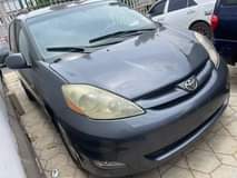 A picture of 2006 Toyota Sienna