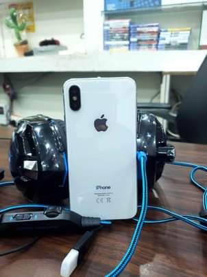 A picture of Iphone X