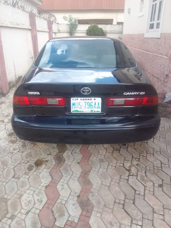 A picture of Carefully used Toyota Camry Pencil Light Untampered engine and gear
