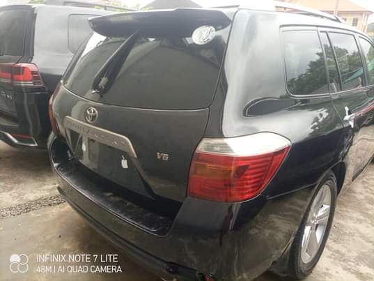 A picture of Toyota Highlander 2008