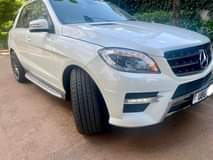 A picture of ML 350 BlueTech 2014 Price 75Millions Full Leather interior Blind