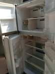 A picture of Hitachi fridge double door inapoza tu haigandshi inauzwa Kama ilivo