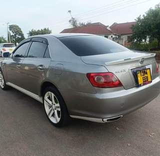 A picture of Toyota mark x