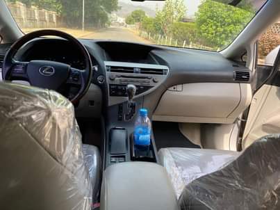 A picture of LEXUS RX350