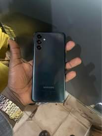 A picture of Samsung a04s