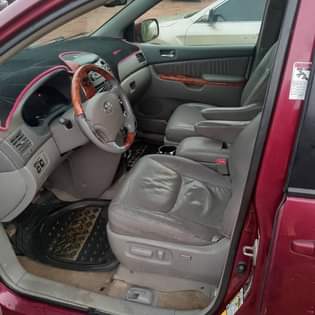 A picture of Toyota Sienna 2007 Model Used like new Engine 100 AC