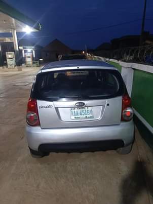 A picture of Kia picanto AUTOMATIC Toyota engine and gear inside
