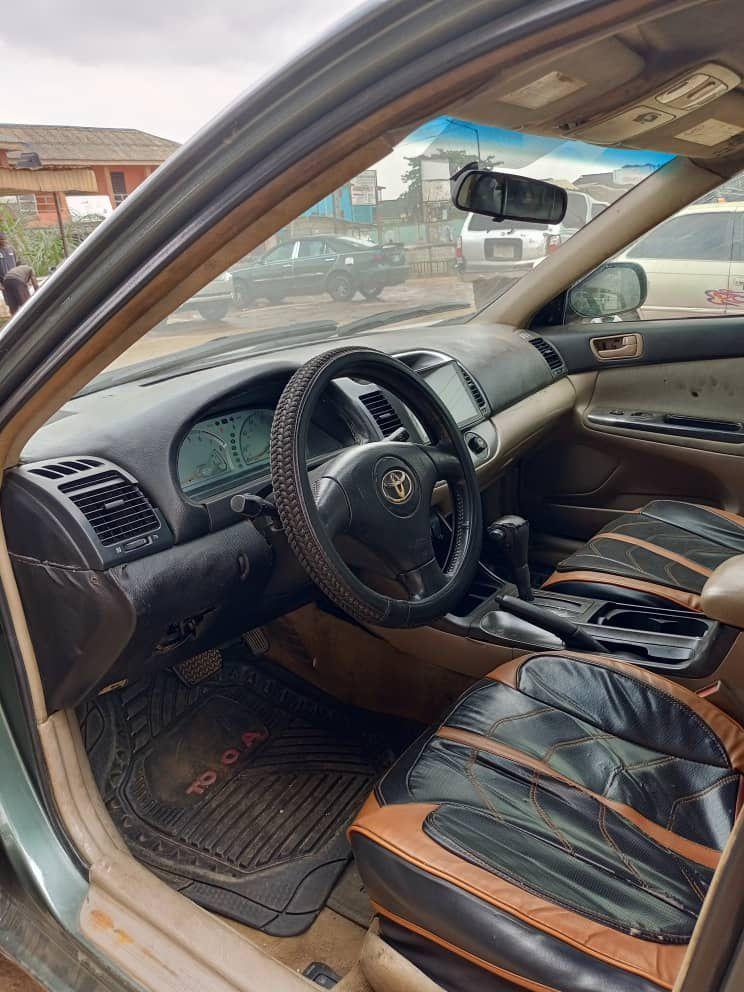 A picture of 2005 Toyota camry