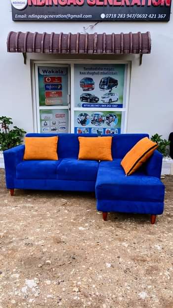 A picture of SOFA L SHAPE