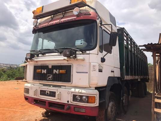 A picture of AWOOF USED MAN TRUCK 12TIRES