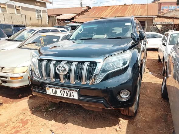 A picture of Land cruiser Prado 150 millions negotiable 2015 model petrol CAL