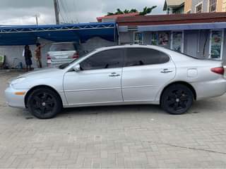 A picture of Lexus e330 2006 model