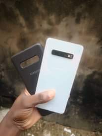 A picture of samsung s10 plus