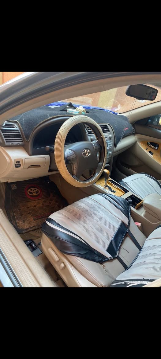 A picture of NEATLY USED 2008 TOYOTA CAMRY XLE.