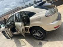 A picture of Lexus rx330