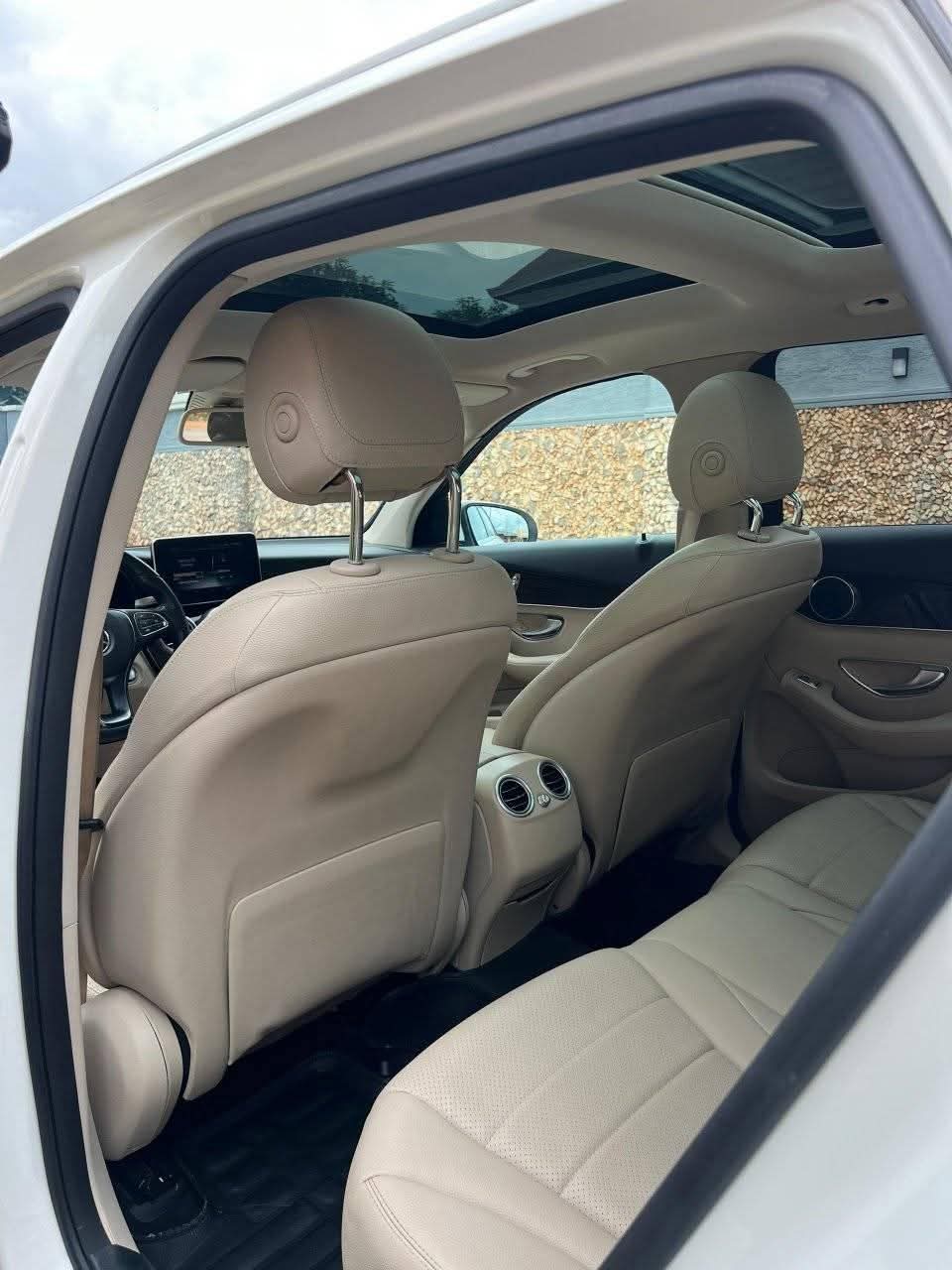 A picture of 2016 Mercedes Benz GLC300 2016
