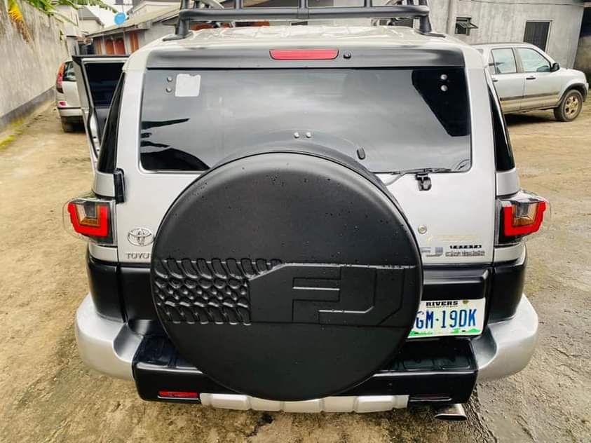 A picture of Fj cruiser upgraded to 2020 model