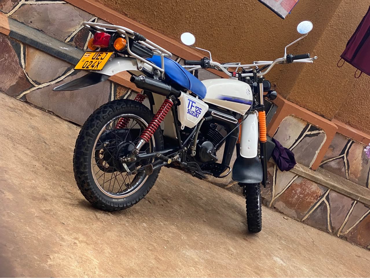 A picture of SUZUKI TF125