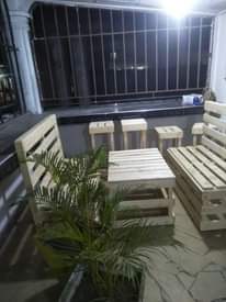 A picture of 0675163037 VITI VYA PALLETS KWA AJILI YA BAR RESTAURANT PUB