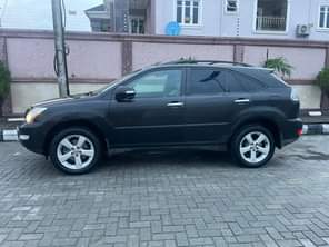 A picture of RX 330 Lexus 2006 Baked on first body With Full
