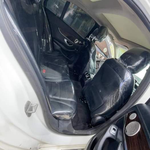 A picture of First body Very neat and barely used C300 2015 Toks