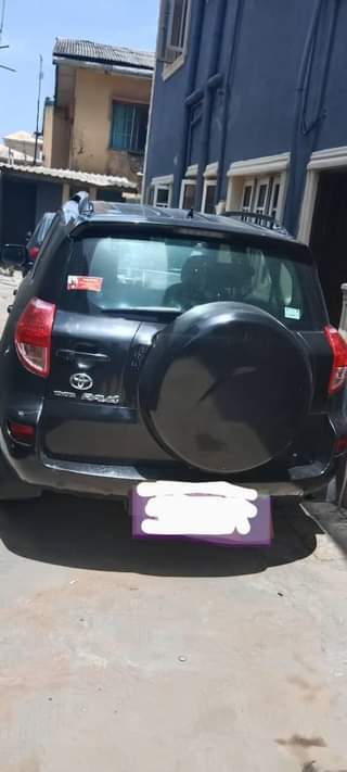 A picture of Partly First body Toyota Rav4 2008 full option Thumbstart V4