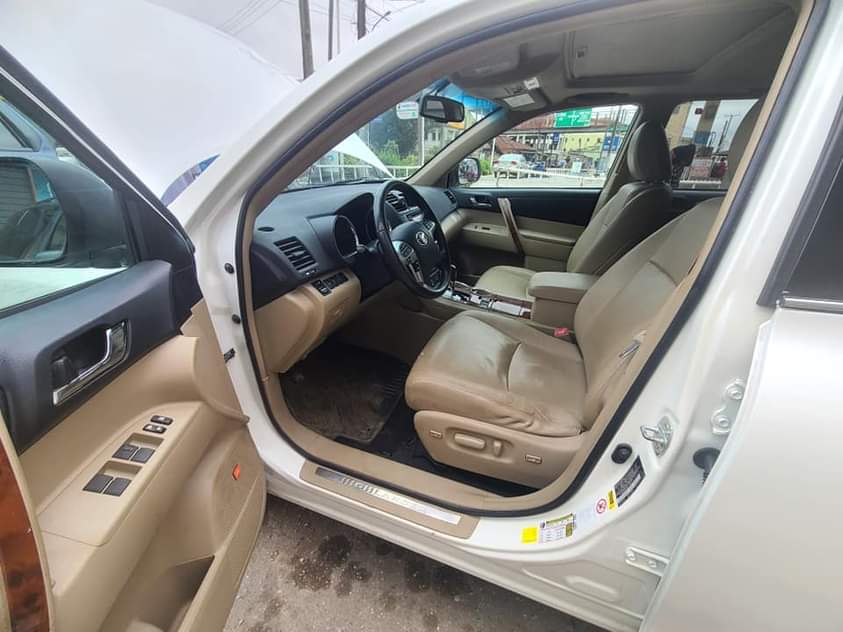 A picture of Tokunbo 2013 Highlander limited Edition