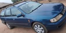 A picture of Nissan Primera 2000 model