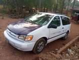 A picture of 1999 Toyota Sinna T