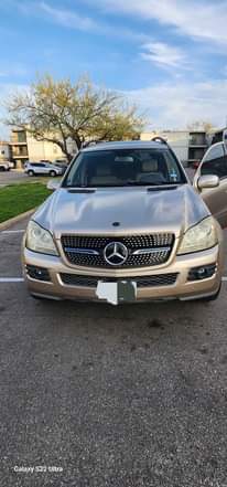 A picture of 2007 Mercedes Benz GL Class GL 450 Sport Utility 4D