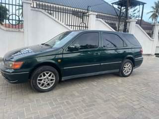 A picture of TOYOTA VISTA 0714058883